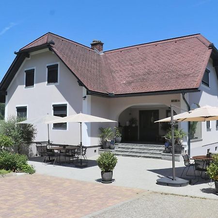 Lackenbauer Apartment Muggenau ภายนอก รูปภาพ