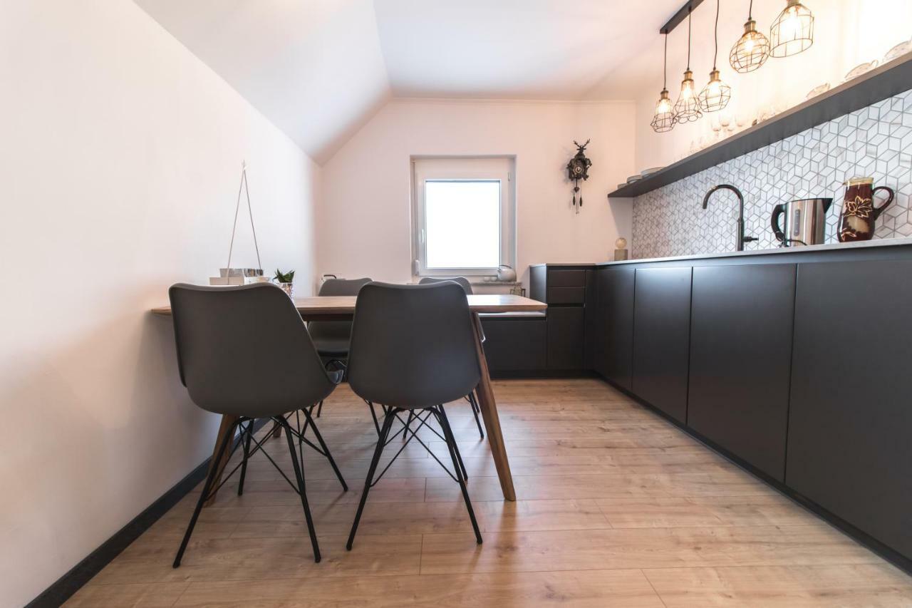Lackenbauer Apartment Muggenau ภายนอก รูปภาพ